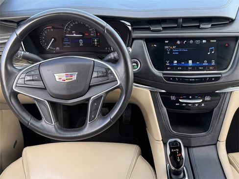 Used 2017 Cadillac XT5 FWD image 12