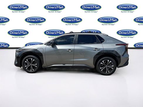 Used 2025 Toyota bZ4X FWD image 4