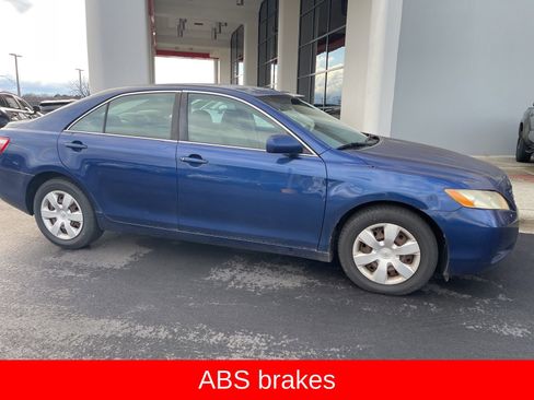 Used 2009 Toyota Camry LE image 10