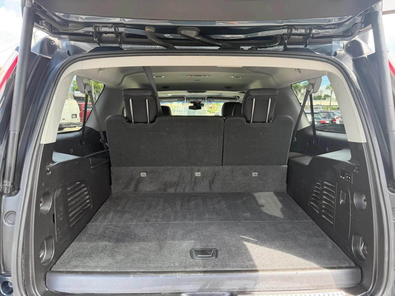 Used 2019 Cadillac Escalade ESV Luxury AWD/4WD image 47