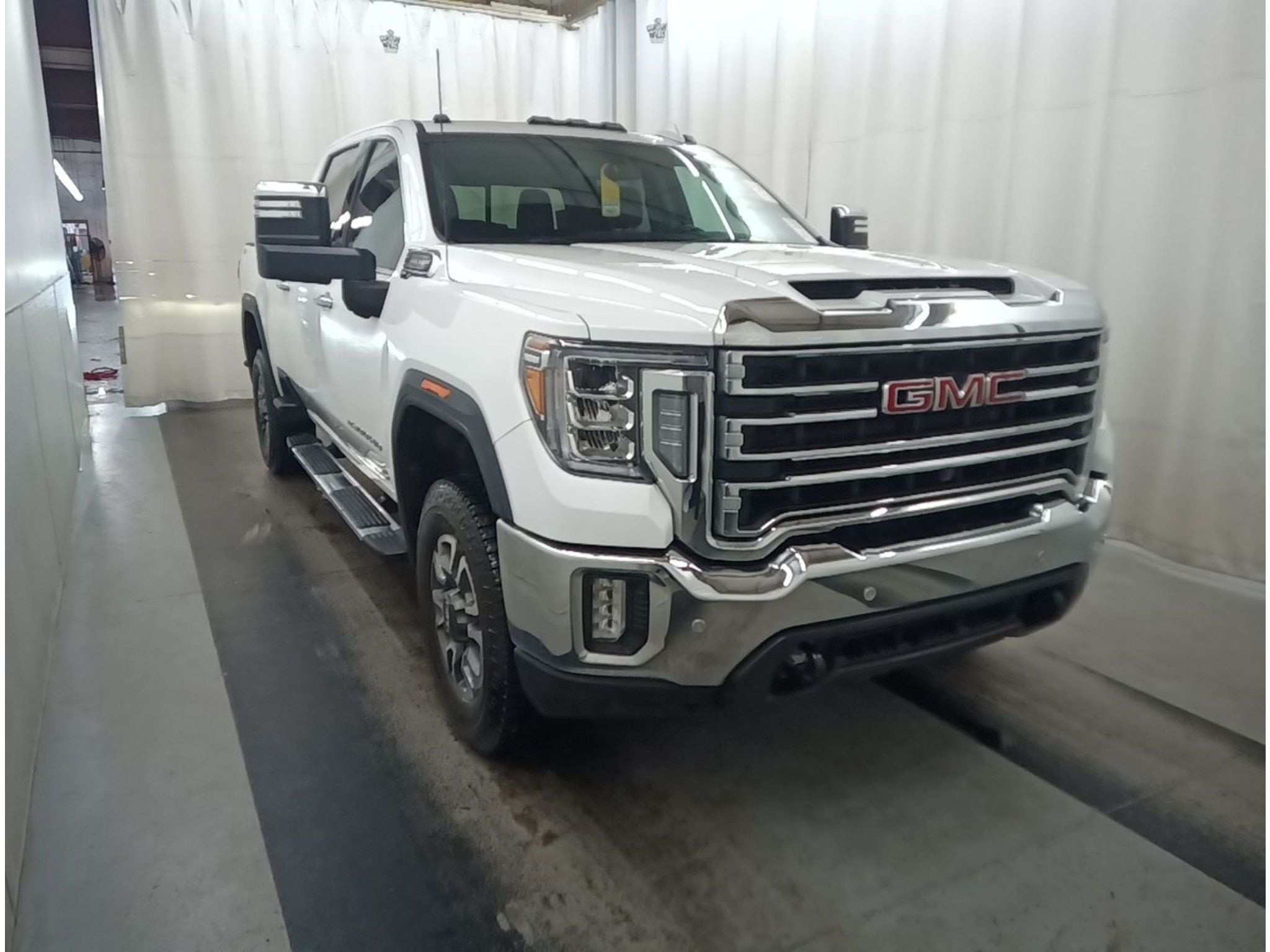 Used 2023 GMC Sierra 2500 SLT w/ SLT Premium Package AWD/4WD image 11