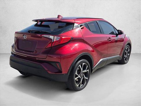 Used 2018 Toyota C-HR XLE FWD image 5