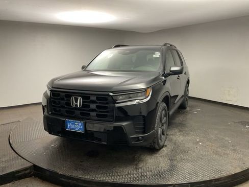 New 2026 Honda Pilot Sport image 3