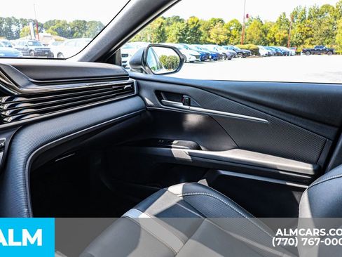 Used 2025 Toyota Camry SE image 48