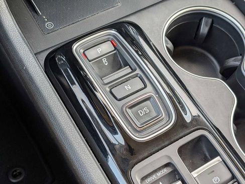 Certified 2025 Honda Pilot Touring image 30