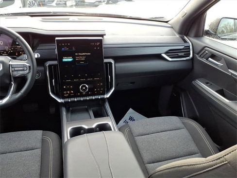 Used 2025 GMC Acadia Elevation image 15