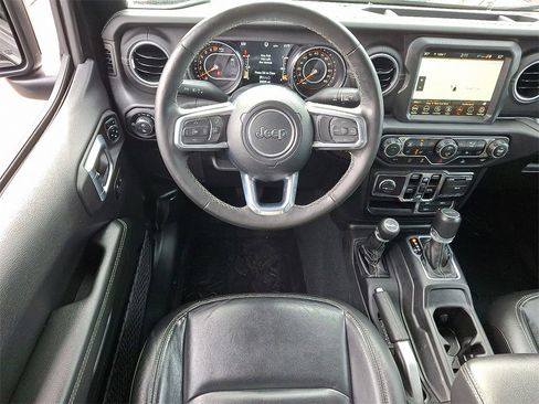 Used 2022 Jeep Gladiator Overland w/ Popular Equipment Package image 11