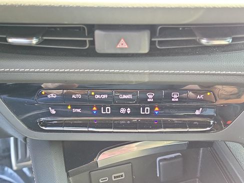 Certified 2023 Buick Envision Essence w/ Sport Touring Package AWD/4WD image 21