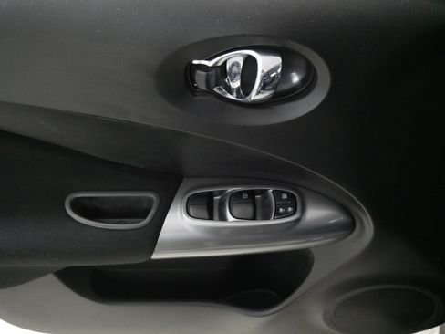 Used 2015 Nissan Juke S image 19