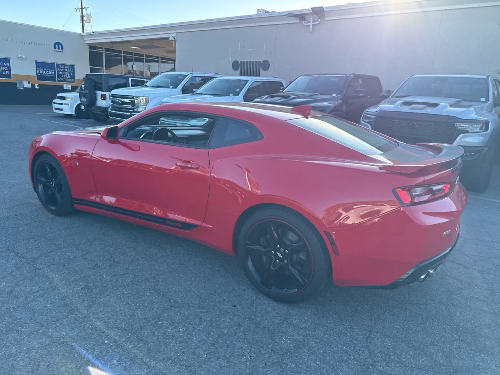Used 2016 Chevrolet Camaro SS RWD image 17