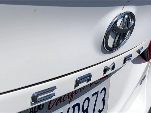 Used 2022 Toyota Camry SE FWD image 30