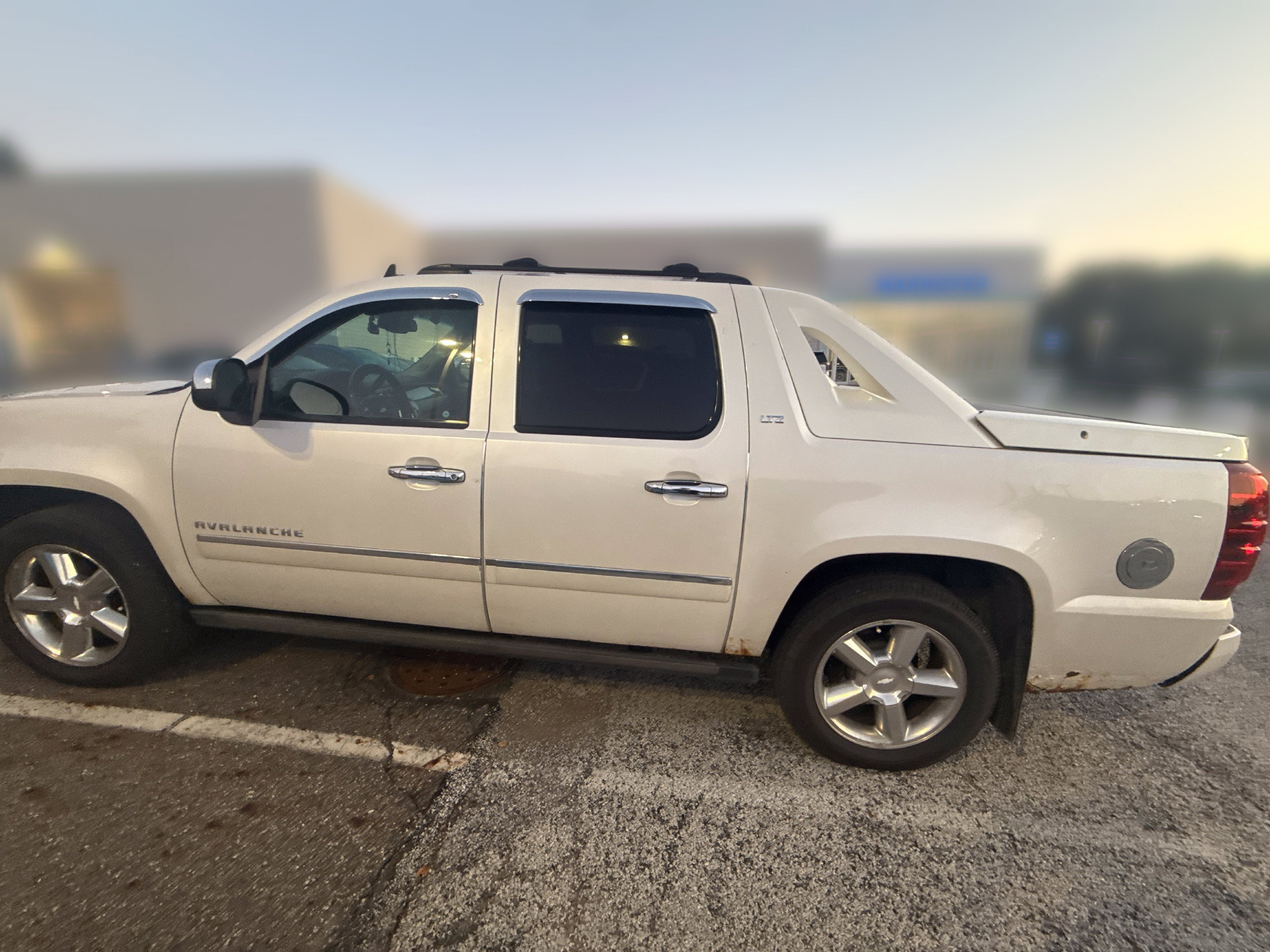 Used 2012 Chevrolet Avalanche LTZ AWD/4WD image 7