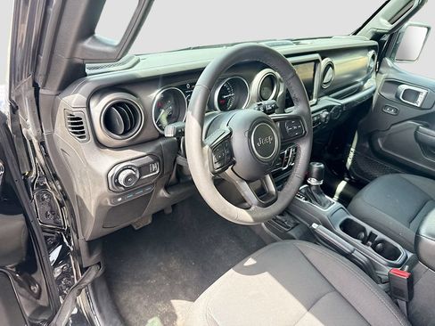 Used 2023 Jeep Wrangler Unlimited w/ 8.4" Radio Group AWD/4WD image 10