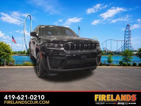 New 2026 Jeep Grand Cherokee Altitude AWD/4WD image 1