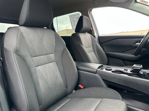 Used 2025 Nissan Rogue SV AWD/4WD image 25