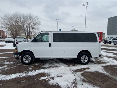 Used 2023 GMC Savana 2500 LS w/ Driver Convenience Package image 5