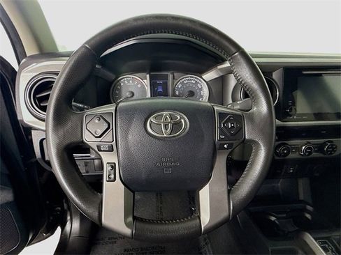 Certified 2017 Toyota Tacoma SR5 image 11