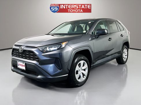 Used 2022 Toyota RAV4 LE AWD/4WD image 3