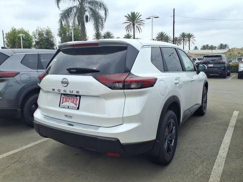New 2026 Nissan Rogue SV FWD image 8