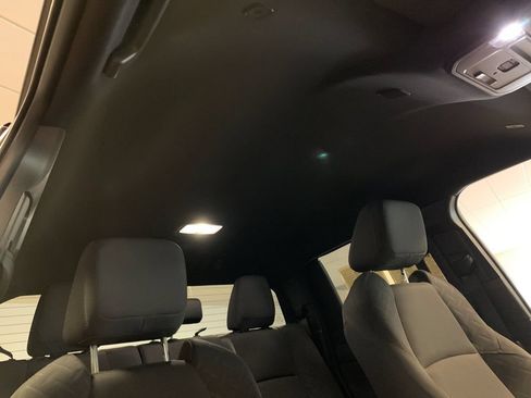 Used 2025 Toyota Tacoma SR5 AWD/4WD image 18