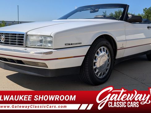 Used 1993 Cadillac Allante FWD image 1