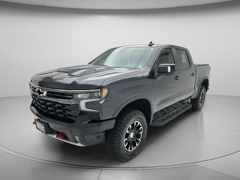 Used 2024 Chevrolet Silverado 1500 ZR2 w/ Technology Package AWD/4WD image 3