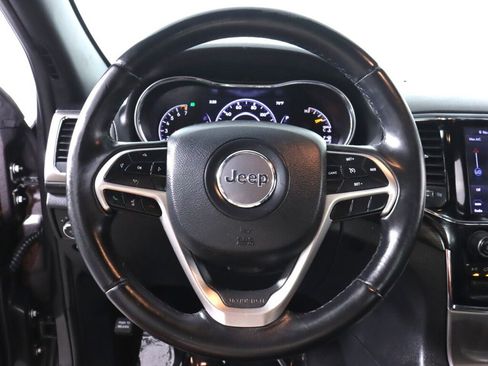 Used 2019 Jeep Grand Cherokee Laredo w/ Laredo X Package RWD image 11