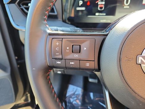 Used 2025 Nissan Kicks SR AWD/4WD image 22