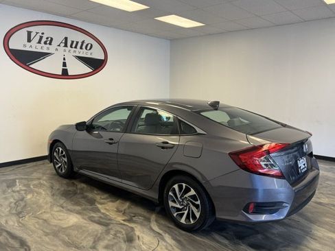 Used 2018 Honda Civic EX image 8