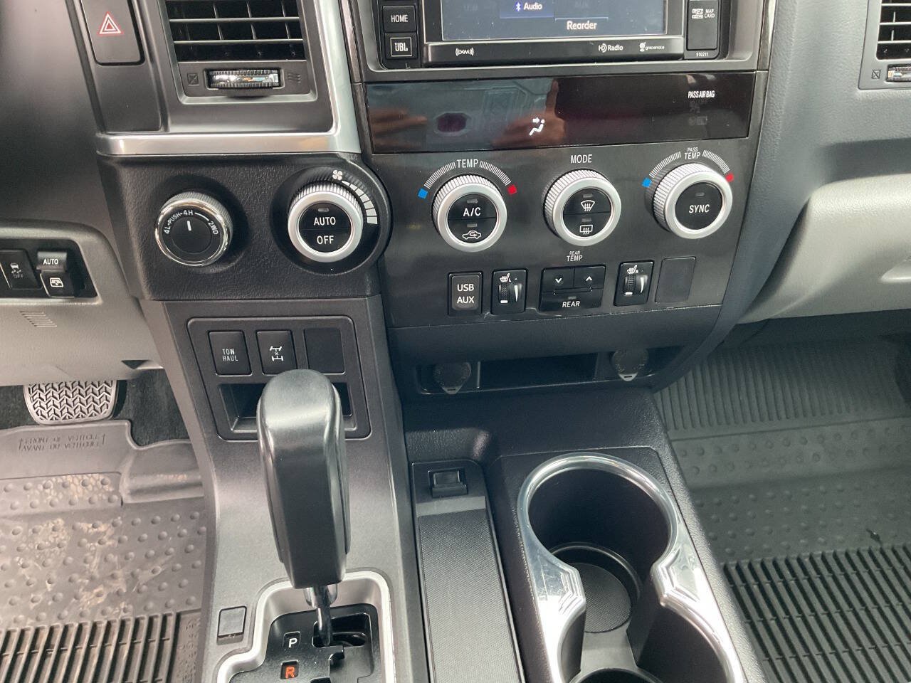 Used 2018 Toyota Sequoia Limited w/ Safety & Convenience Package AWD/4WD image 29