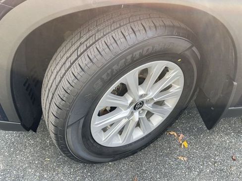 Certified 2024 Toyota Grand Highlander XLE image 10