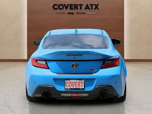 Used 2022 Toyota GR86 Premium w/ ALL Weather Mat Package (TMS) RWD image 4