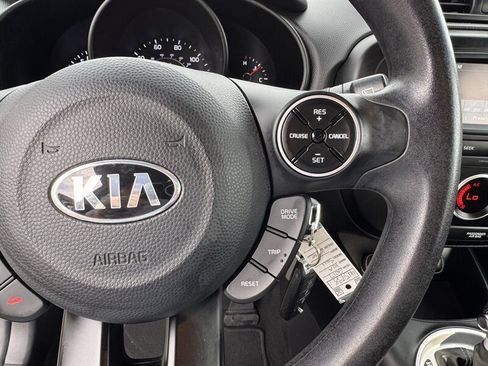Used 2017 Kia Soul + FWD image 16