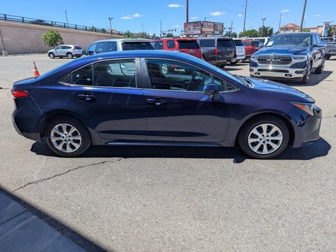 Used 2021 Toyota Corolla LE FWD image 5