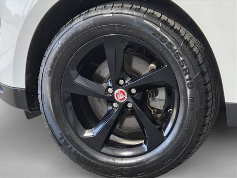 Used 2020 Jaguar F-PACE Premium AWD/4WD image 9