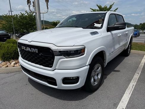 Used 2025 RAM 1500 Big Horn AWD/4WD image 2