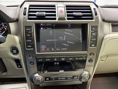 Used 2019 Lexus GX 460 Premium w/ Premium Package image 30