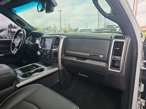 Used 2018 RAM 1500 Limited image 32