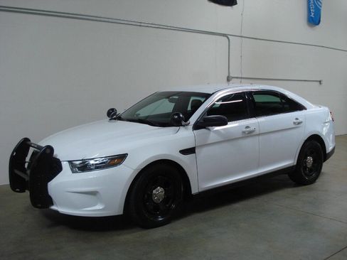 Used 2016 Ford Taurus Police Interceptor AWD w/ Ready For The Road Package image 9