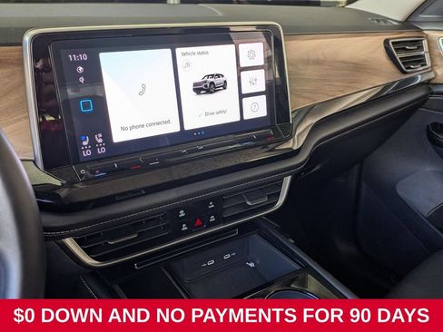 Used 2025 Volkswagen Atlas SE AWD/4WD image 15