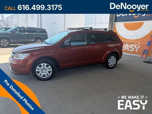 Used 2013 Dodge Journey SE FWD image 2