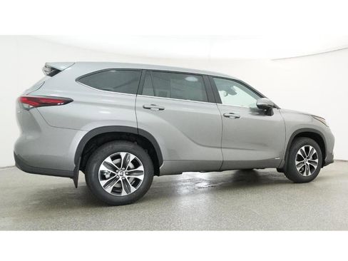 New 2026 Toyota Highlander XLE image 26
