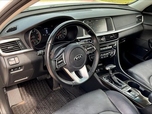 Certified 2020 Kia Optima Premium image 2