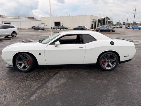 Used 2018 Dodge Challenger R/T Scat Pack RWD image 2