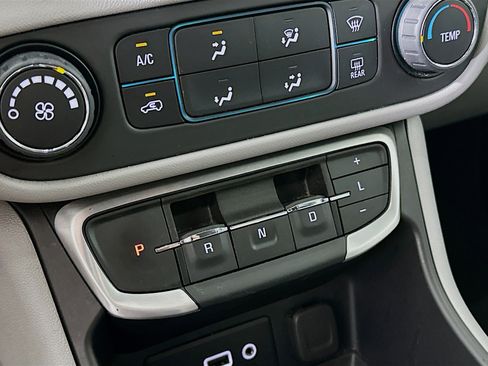 Used 2024 GMC Terrain SLE image 23