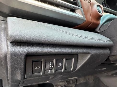 Used 2020 Subaru Outback Touring AWD/4WD image 19