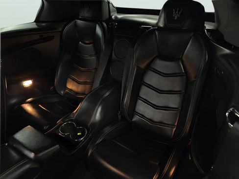 Used 2015 Maserati GranTurismo Sport RWD image 21