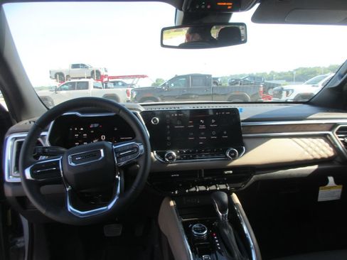 New 2026 GMC Canyon Denali AWD/4WD image 16
