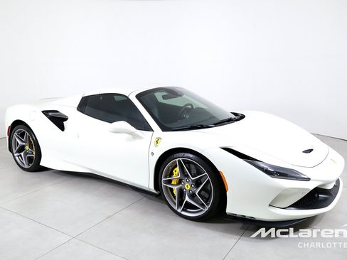Used 2022 Ferrari F8 Tributo RWD image 3
