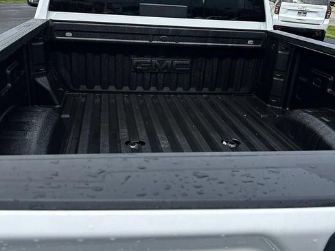 Used 2024 GMC Sierra 2500 SLT w/ SLT Premium Package AWD/4WD image 10